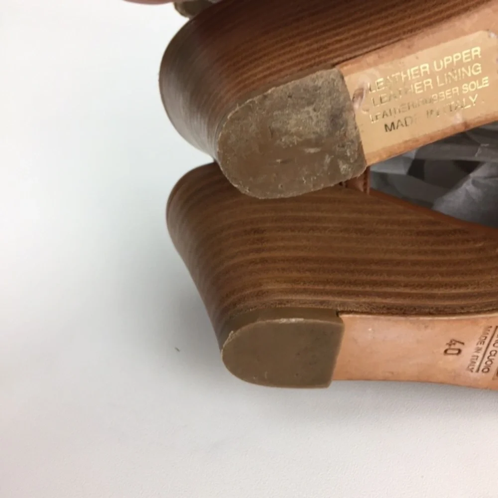AGL Attilio Giusti Leombruni Womens Tan Wedge Sandal Gold Buckle size 40 US 10